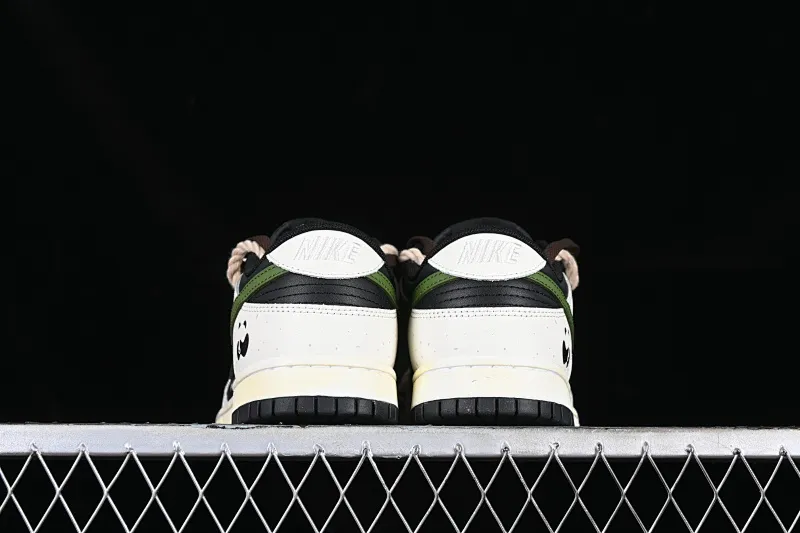 All Categories Nk SB Dunk Series Nk SB Dunk Low Low-top sneakers CS version Nk Dunk Low "Panda" Bamboo Forest Panda Customized version of deconstructed strap casual sneakers DD1391-100